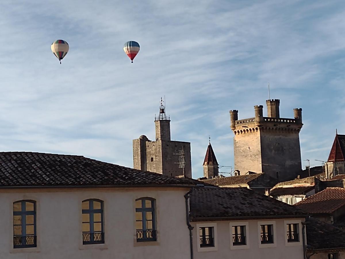 Au Gre Du Voyage Lägenhet Uzès Exteriör bild