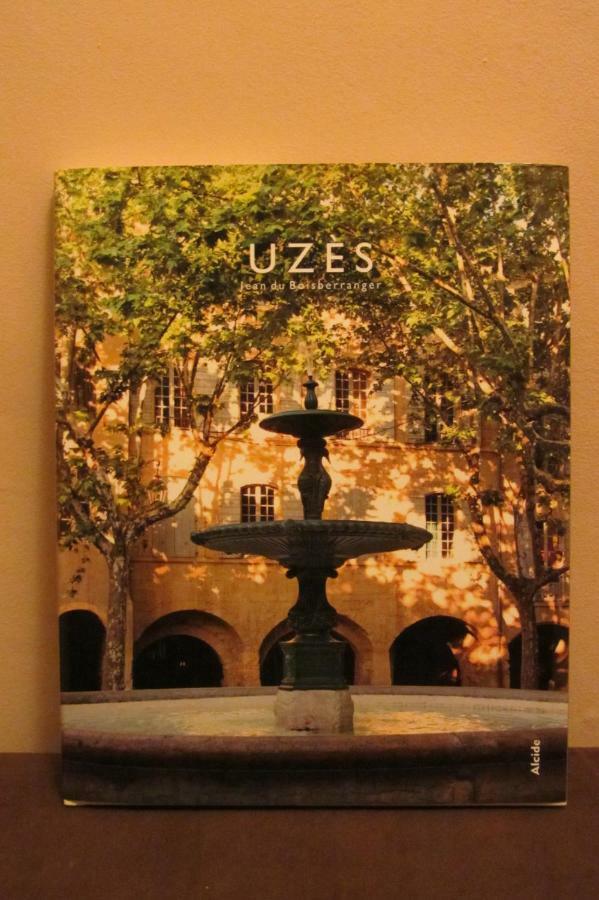 Au Gre Du Voyage Lägenhet Uzès Exteriör bild